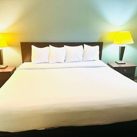 Baymont Inn & Suites By Wyndham Lincoln Ne Екстер'єр фото